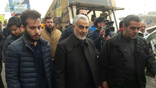 سرلشکر قاسم سلیمانی فرمانده نیروی قدس سپاه پاسداران نیز با حضور در چهارراه کالج به جمع راهپیمایان تهرانی پیوست