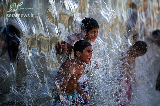 آب بازی کودکان در پارک ریودوژانیرو