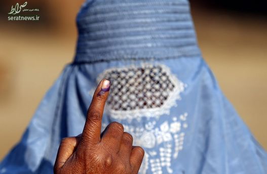 شرکت یک زن در انتخابات مجلس ایالتی در ایالت اوتار پرادش، هند