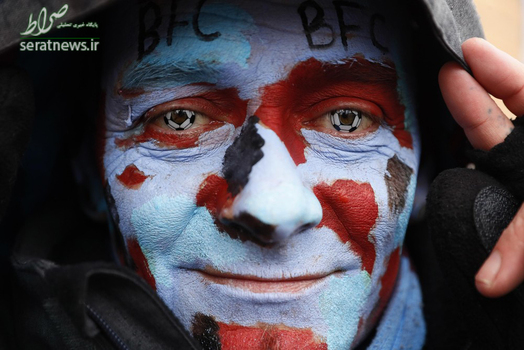 چهره یک هوادار فوتبال در جریان دیدار دو تیم برنلی و چلسی