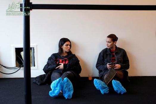 کندال جنر و بلا حدید دو مدل آمریکایی در پشت صحنه شرکت در هفته مد نیویورک