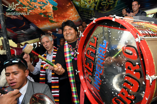 طبل زنی اوو مورالس رییس مهور لیبی در جریان برگزاری یک کارناوال