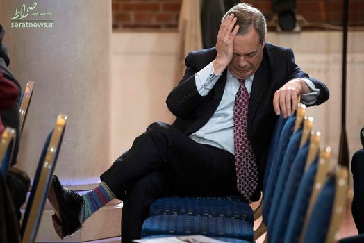 حال ناخوش نایجل فراژ سیاستمدار بریتانیایی و رهبر سابق حزب استقلال بریتانیا در یک کنفرانس مطبوعاتی