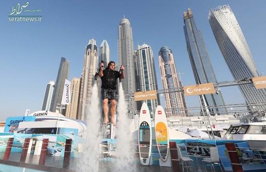 پرواز روی آب در حاشیه برگزاری نمایشگاه بین المللی قایق در امارات
