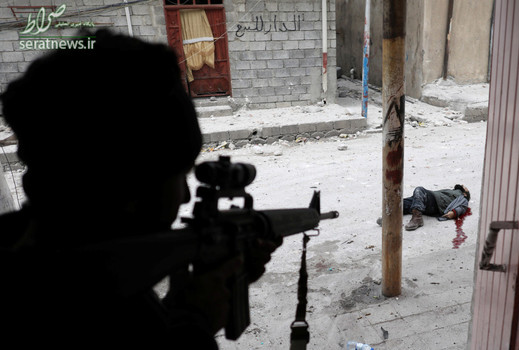 یک نیروی ویژه ارتش عراق یک بمب گذار انتحاری داعش را در موصل به هلاکت رساند