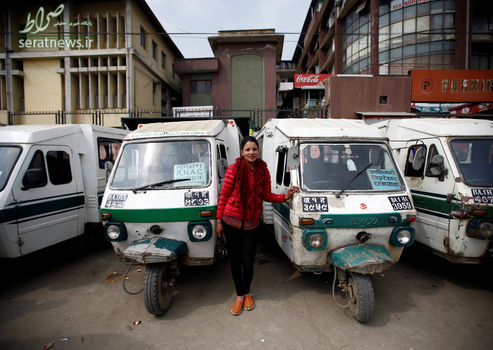 جانوکا شرستا 25 ساله یک راننده توک توک در کاتماندو نپال