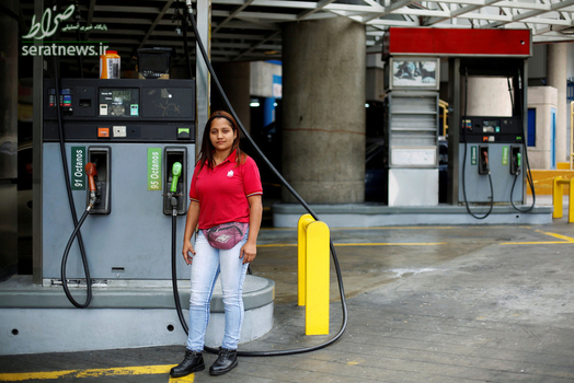 یانیس رینا 30 ساله یک کارگر پمپ بنزین در کاراکاس پایتخت ونزوئلا