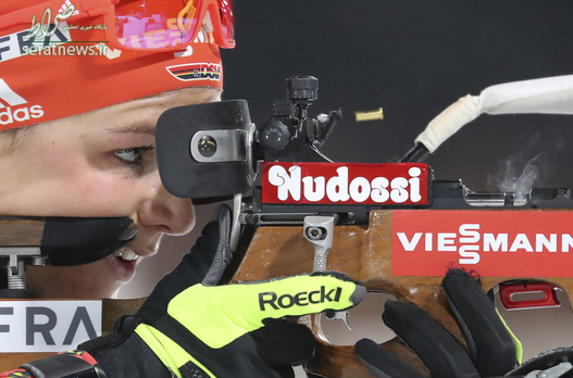 ورزشکار آلمان در رقابت های بیاتلون 7.5 کیلومتر زنان در پیونگ چانگ کره جنوبی