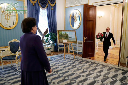 دسته گل ولادیمیر پوتین رییس جمهور روسیه به مناسبت سالروز تولد والنتینا ترشکوا اولین زن فضانورد جهان