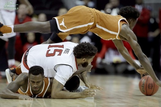 رقابت دو تیم تگزاس و فناوری تگزاس در بسکتبال کالج آمریکا