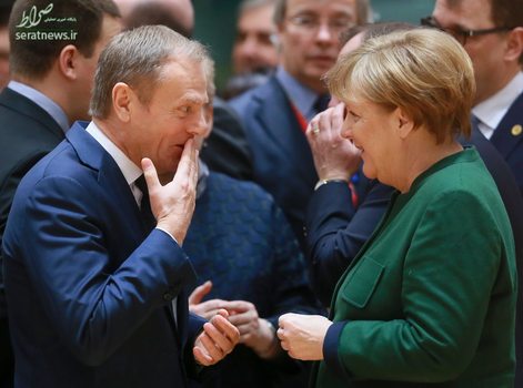 خوش و بش آنگلا مرکل صدراعظم آلمان با دونالد تاسک نخست وزیر پیشین لهستان و رییس فعلی شورای اروپا