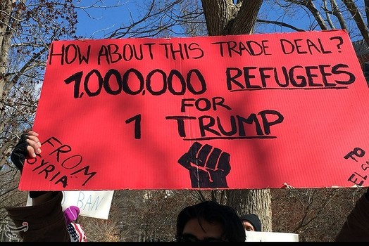 کنایه تند آمریکایی‌ها به ترامپ : «نظر شما درباره این معامله چیست؟ معاوضه یک میلیون مهاجر با یک ترامپ»