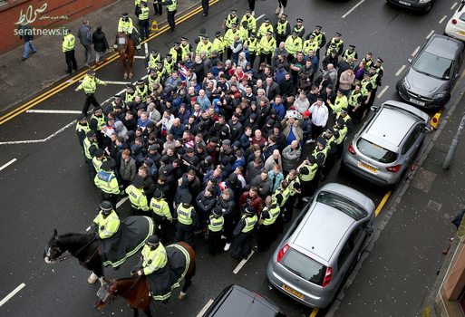 محاصره طرفداران تیم رنجرز توسط پلیس قبل از بازی مقابل سلتیک در لیگ برتر اسکاتلند