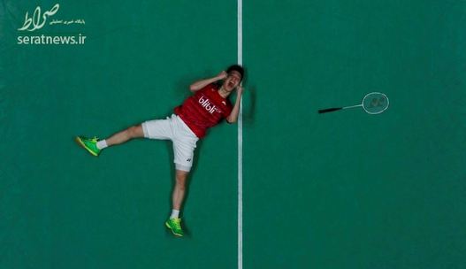 خوشحالی بدمینتون باز اندونزیایی پس از قهرمانی در مسابقات بیرمنگام انگلیس