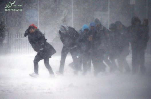 افراد گرفتار در بوران و برف - بوستون، آمریکا