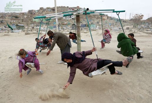 تاب سواری کودکان افغان