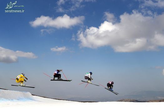 پرش چهار اسکی باز فرانسوی، نیوزیلندی، آلمانی و کانادایی در مسابقات جهانی 2017 سیرا نوادای اسپانیا