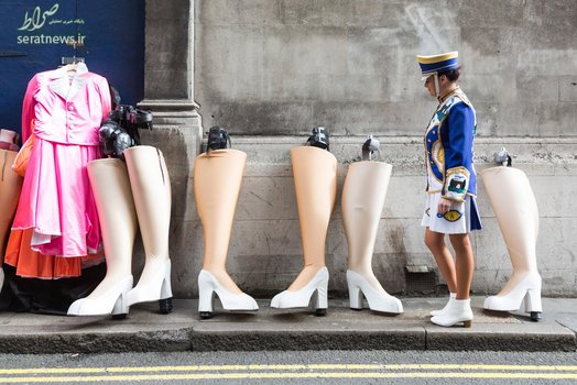 پاهای بزرگ در حاشیه برگزاری رژه روز سنت پاتریک - لندن، انگلیس