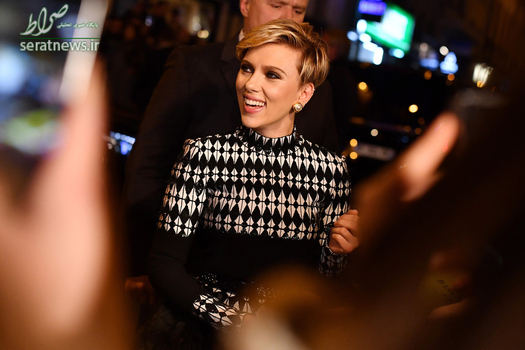 اسکارلت جوهانسون بازیگر و مدل آمریکایی در مراسمی در پاریس