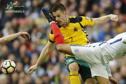 اصابت پای دله علی ستاره تیم ملی انگلیس به صورت لیناس بازیکن لیتوانی