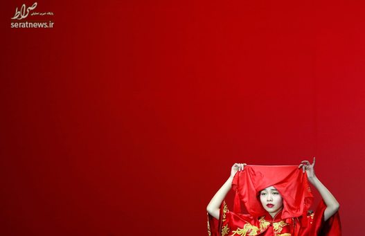 یک مدل در هفته مدل مرسدس بنز در پکن پایتخت چین