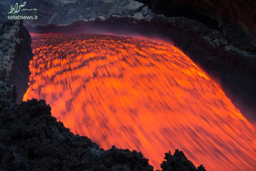 حرکت جریان های گدازه فوران کرده از کوه اتنا