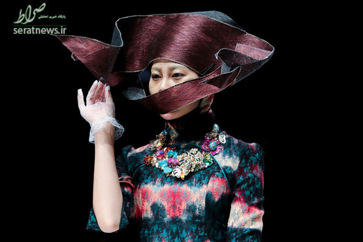 یک مدل در هفته مد مرسد بنز در چین