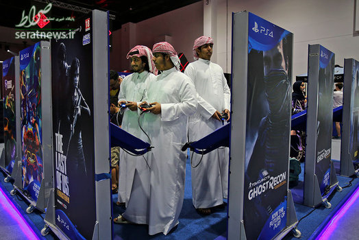 جوانان اماراتی در حال بازی کردن در دبی