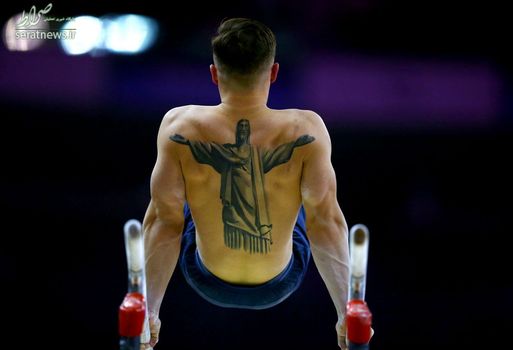 تمثال عیسی مسیح نقش بسته بر پشت یک ژیمناست بریتانیایی