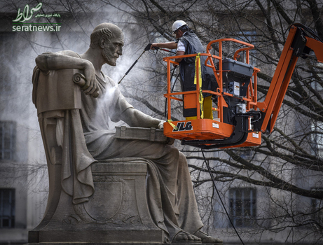 تمیز کردن یک مجسمه در پنسیلوانیا