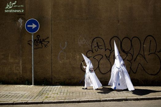 شرکت کنندگان مسیحی در مراسم هفته مقدس در پایتخت اندلس - جنوب اسپانیا