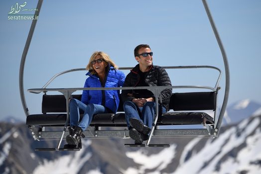 امانوئل ماکرون نامزد انتخابات ریاست جمهوری فرانسه و همسرش در یک تله کابین