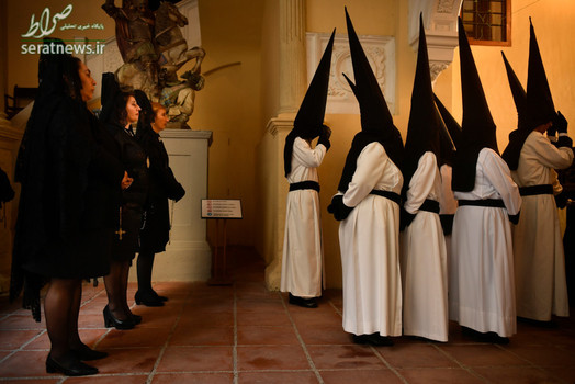 شرکت کنندگان در مراسم هفته مقدس در ساراگوسای اسپانیا