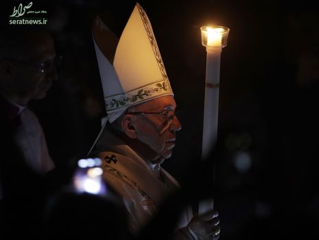 شب زنده داری پاپ فرانسیس رهبر کاتولیک های جهان در کلیسای سنت پیتر واتیکان