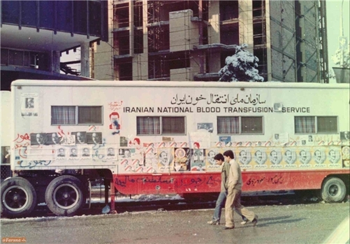 تبلیغات حوالی میدان ولی‌عصر،‌ ابتدای بلوار کشاورز