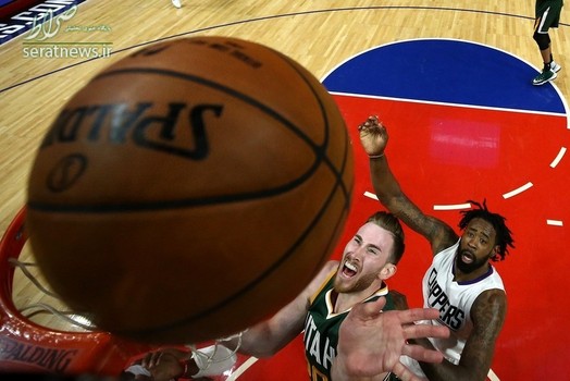 نبرد زیر سبد بسکتبال در مسابقات ان بی ای