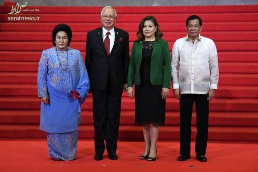 عکس یادگاری با نجیب رزاق نخست وزیر مالزی و همسرش