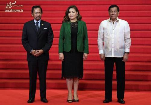 عکس یادگاری با حسن البلقیه سلطان برونئی