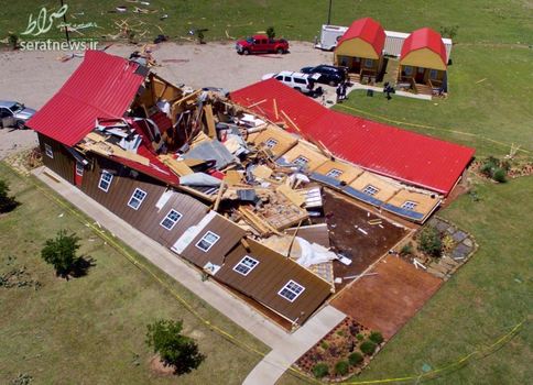 عکس هوایی از یک انبار تخریب شده بر اثر طوفان در تگزاس