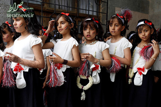 دختران شرکت کننده در مراسم جشن پایان سال تحصیلی در صنعا پایتخت یمن