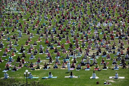 کلاس هفتگی یوگا مقابل پارلمان هیل در اتاوا