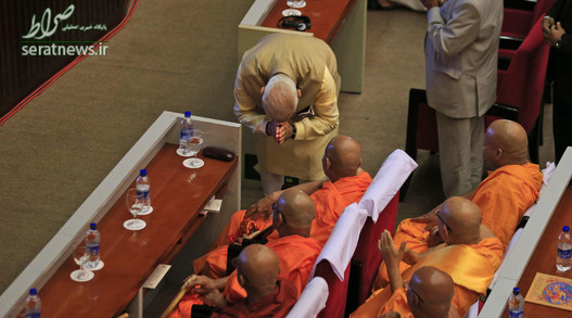 ادای احترام نارندرا مودی نخست وزیر هند به راهبان بودایی