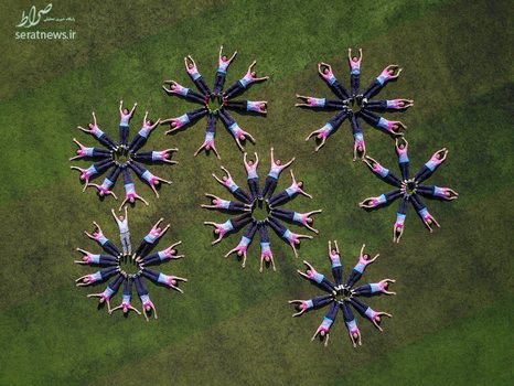 جشن فارغ التحصیلی گروهی از دانشجویان در یوکینگ چین