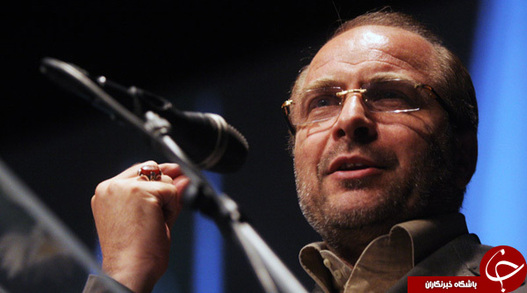 محمدباقر قالیباف شهردار تهران اغلب انگشتر عقیق سرخ به دست دارد.