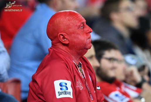 یک هوادار قرمز در مسابقات راگبی آلمان