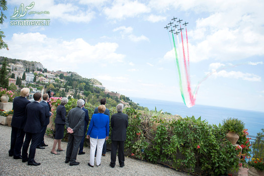 رهبران جی هفت در حال تماشای نمایش هوایی هواپیماهای ایتالیایی در تائورمینا