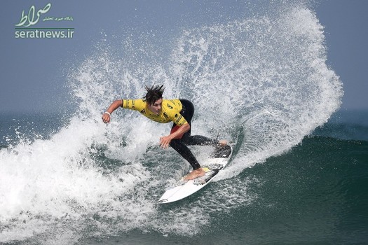 موج سواری یک ورزشکار از آفریقای جنوبی