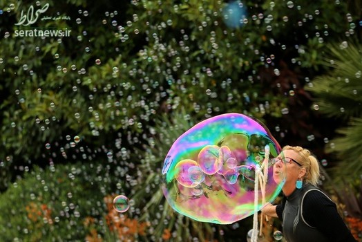 حباب بازی در سن دیگو، کالیفرنیا