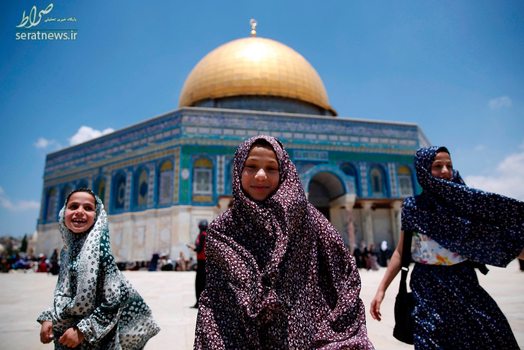 پوشش دختران فلسطینی شرکت کننده در اولین نماز جمعه ماه مبارک رمضان در مسجد الاقصی