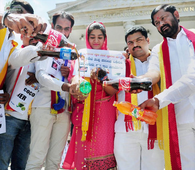 اعتراض نوشابه ای در بنگلور هند